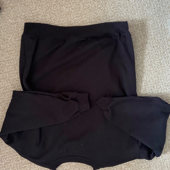 Women’s Round Long Sleeve Shirt - Picture 4 of 5